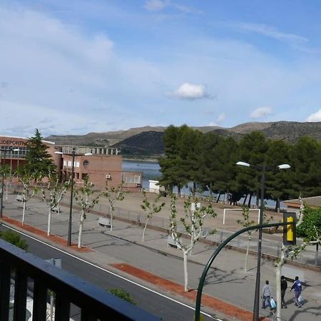 Hostal Rodes Мекиненса Экстерьер фото